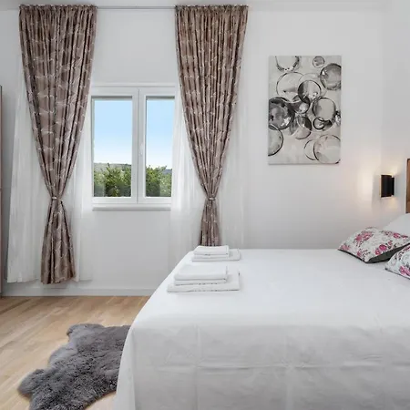 Plavi Dijamant スプリト